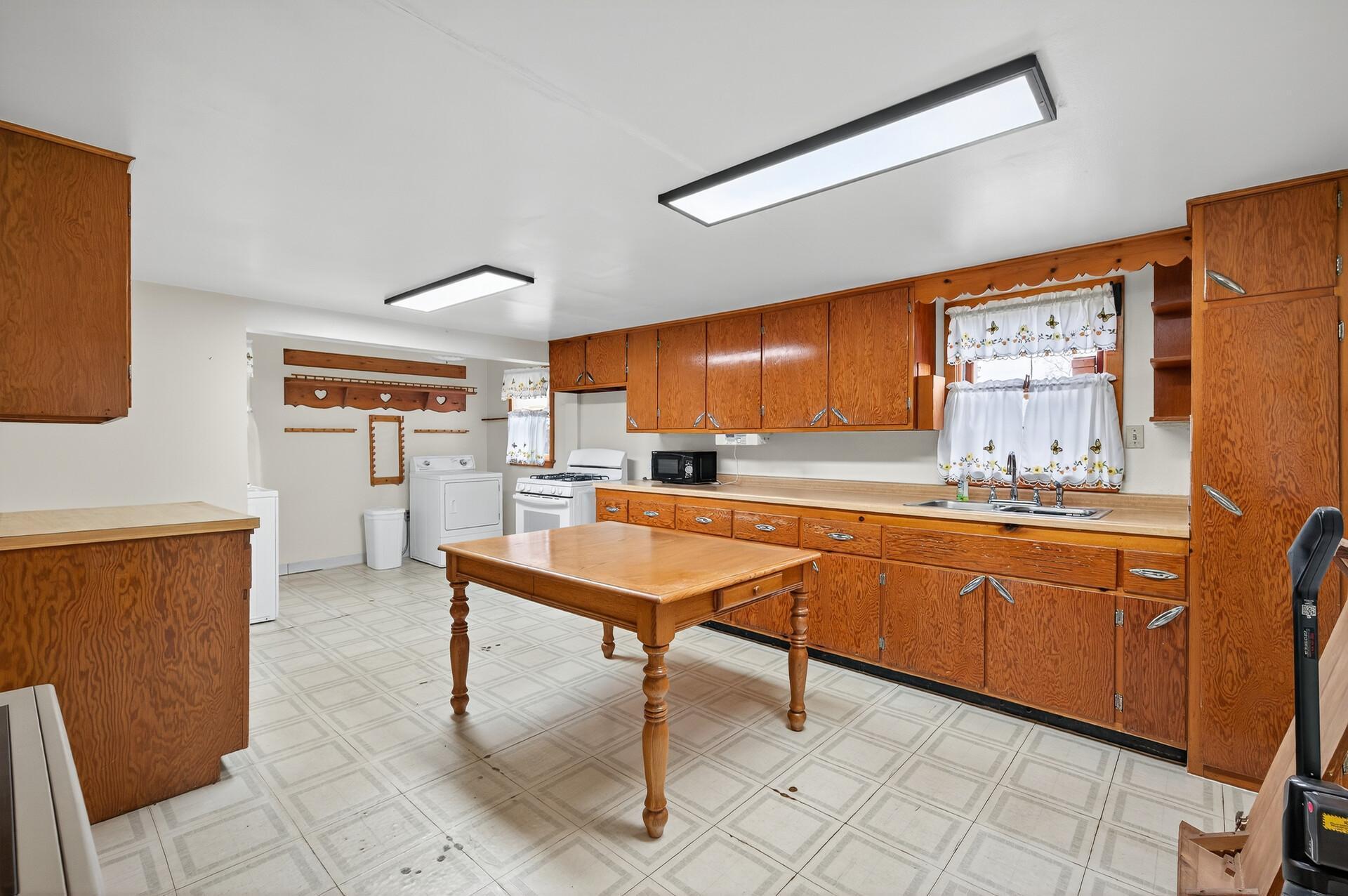 Marine On Saint Croix, Minnesota, 55047, United States, 4 Bedrooms Bedrooms, ,1 BathroomBathrooms,Residential,Active,1964492