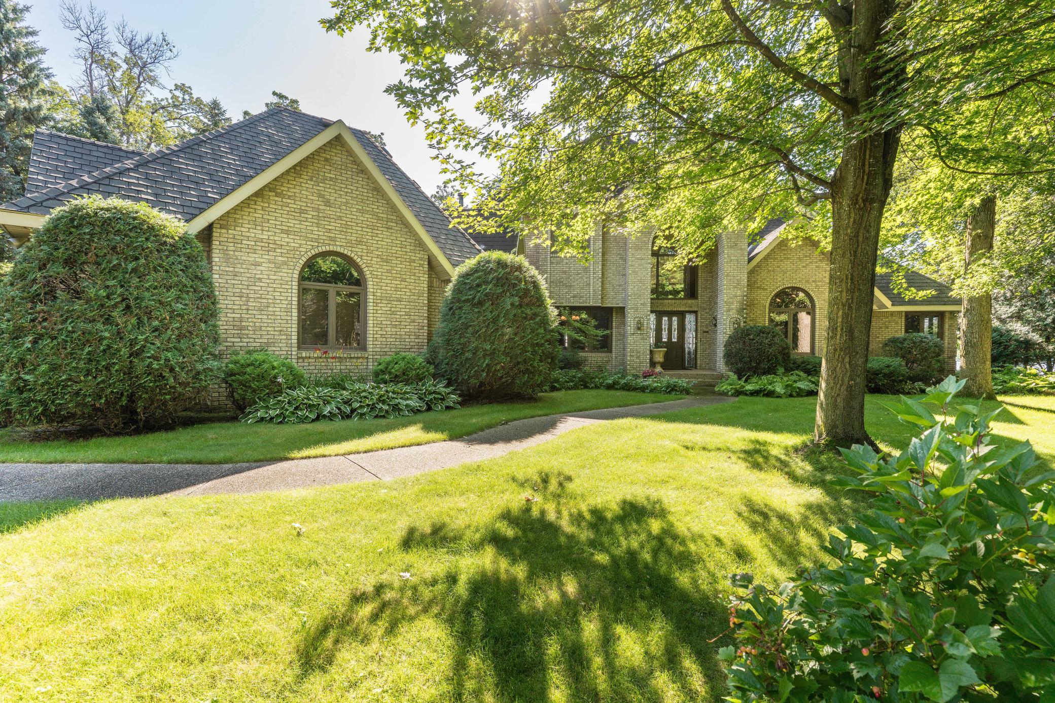 Alexandria, Minnesota, 56308, United States, 4 Bedrooms Bedrooms, ,6 BathroomsBathrooms,Residential,Active,1964256