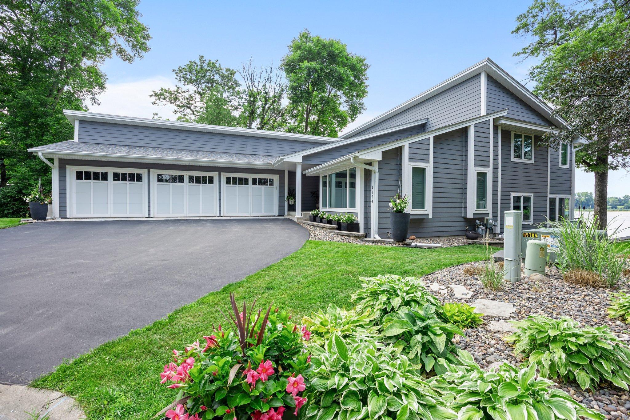 Saint Paul, Minnesota, 55126, United States, 4 Bedrooms Bedrooms, ,4 BathroomsBathrooms,Residential,Active,2027818