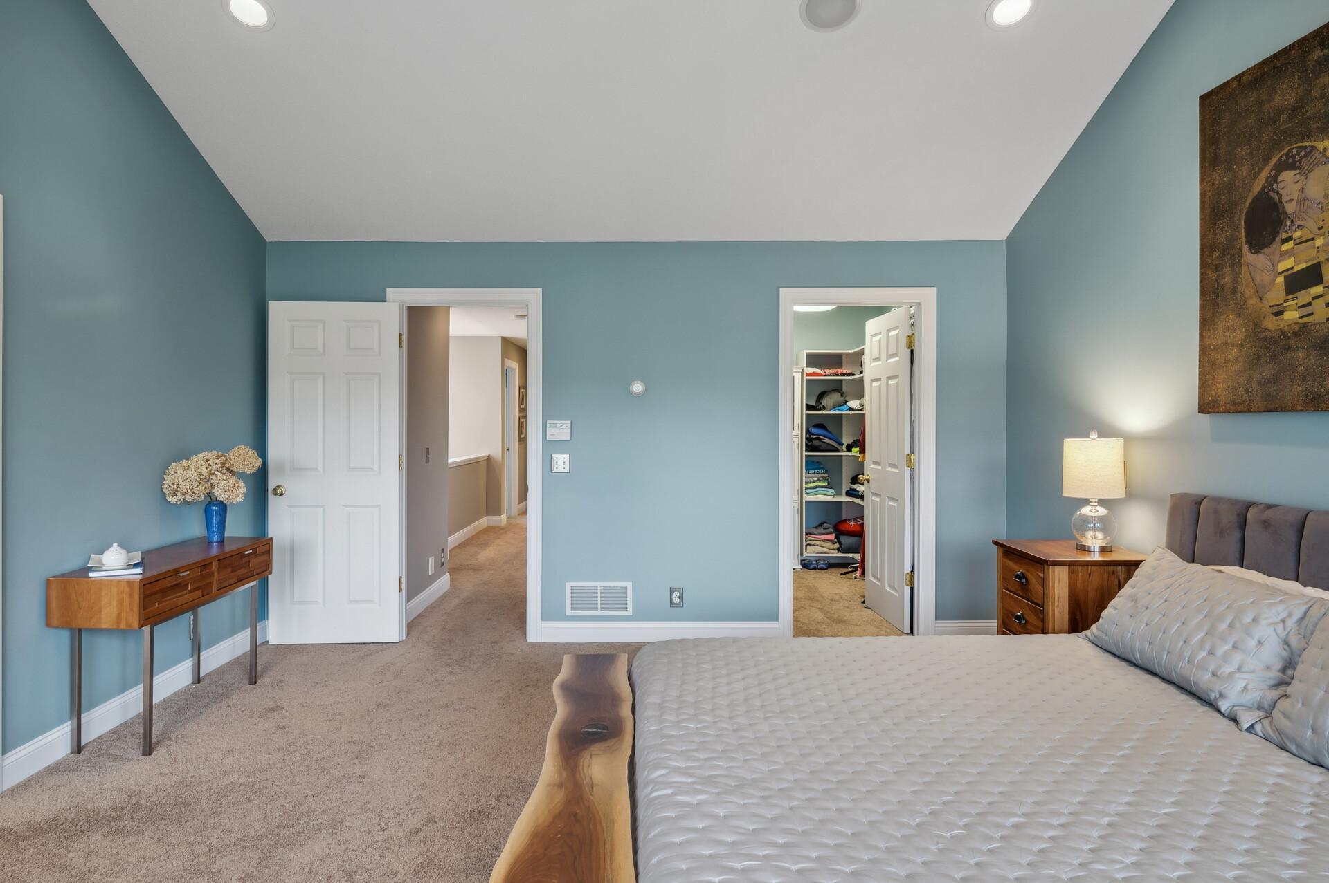 Minneapolis, Minnesota, 55401, United States, 4 Bedrooms Bedrooms, ,4 BathroomsBathrooms,Residential,Active,2003546