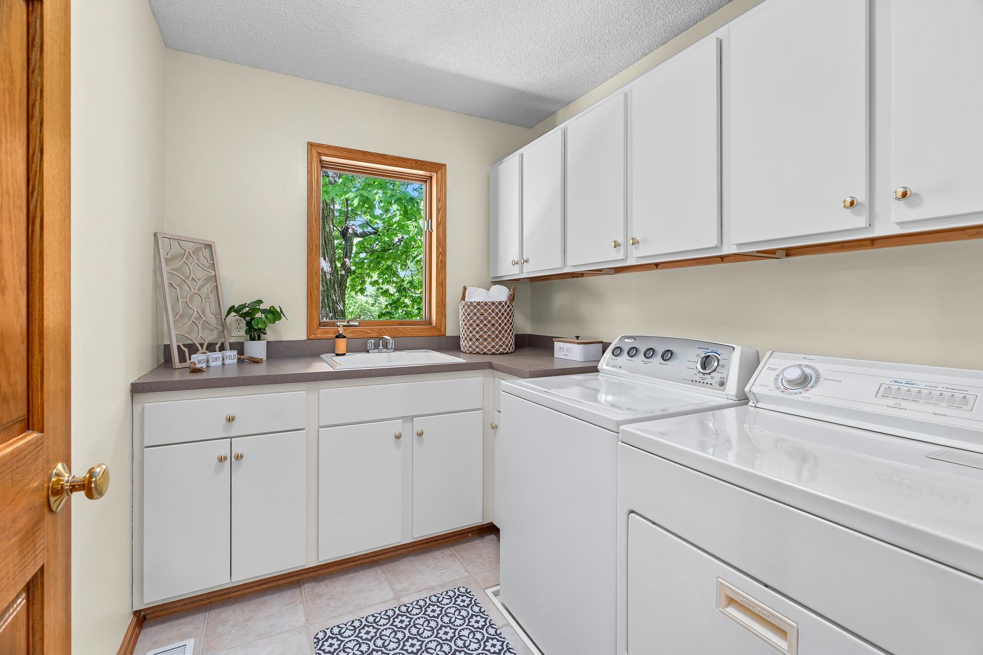 Prior Lake, Minnesota, 55372, United States, 4 Bedrooms Bedrooms, ,4 BathroomsBathrooms,Residential,Active,1995257