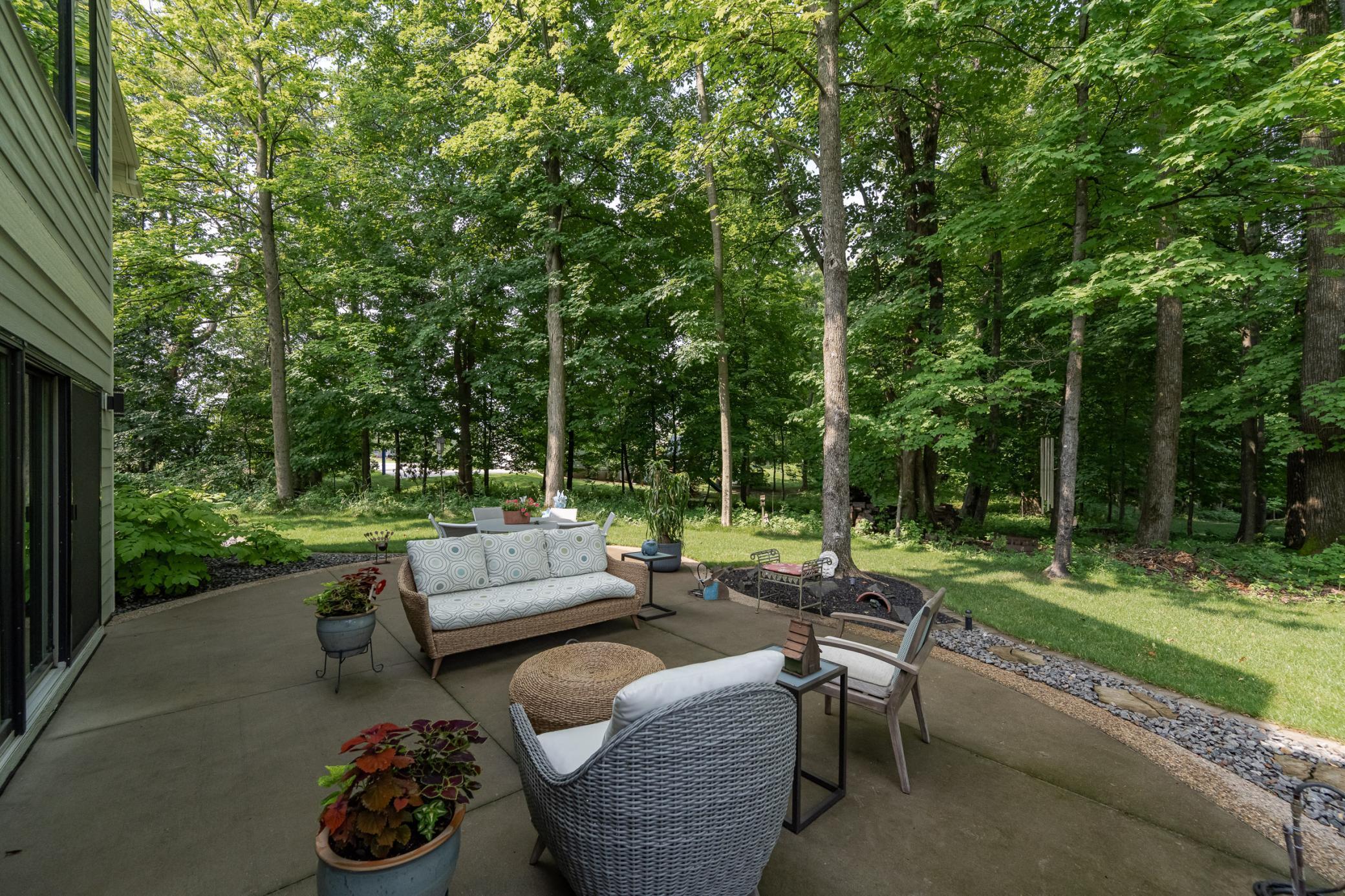 Rochester, Minnesota, 55902, United States, 4 Bedrooms Bedrooms, ,3 BathroomsBathrooms,Residential,Active,1905106