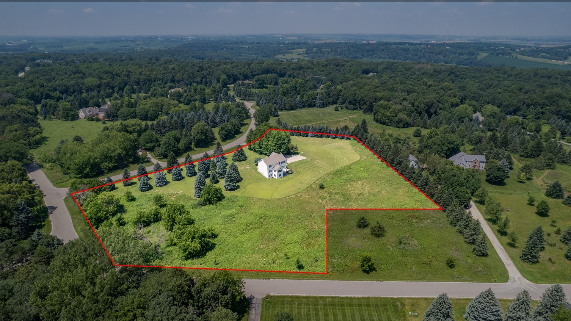 Rochester, Minnesota, 55902, United States, 5 Bedrooms Bedrooms, ,4 BathroomsBathrooms,Residential,Active,1902957