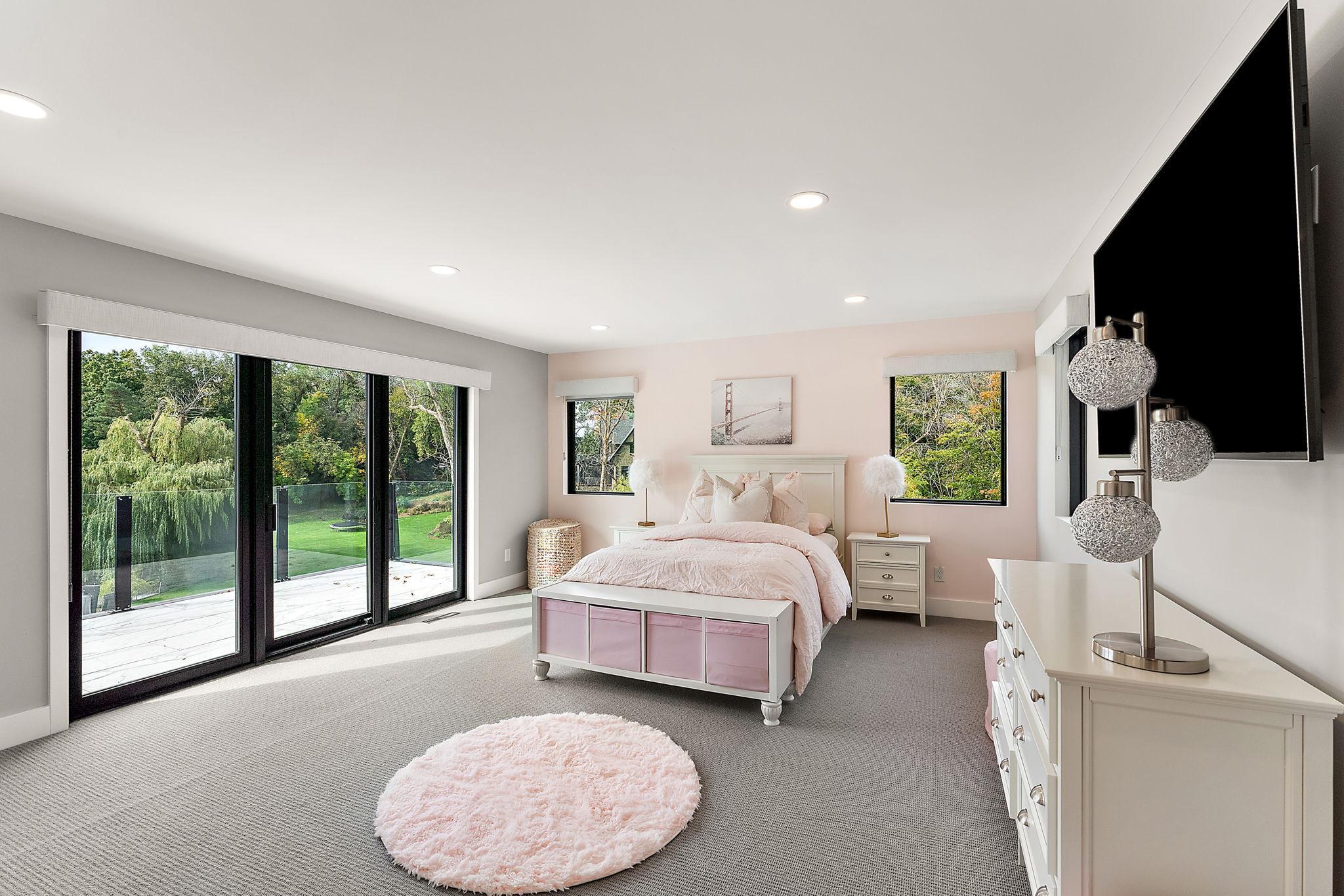 Wayzata, Minnesota, 55391, United States, 8 Bedrooms Bedrooms, ,11 BathroomsBathrooms,Residential,Active,1959932