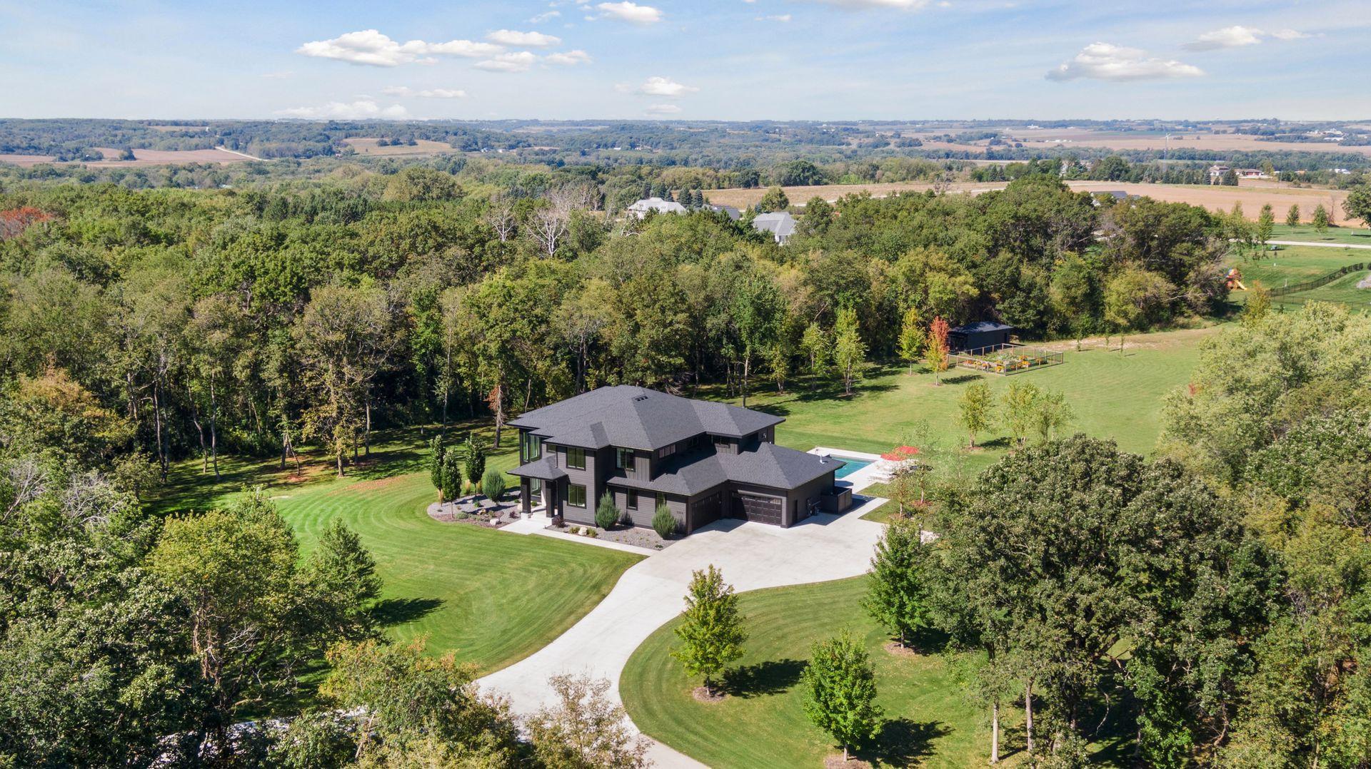 Rochester, Minnesota, 55902, United States, 4 Bedrooms Bedrooms, ,6 BathroomsBathrooms,Residential,Active,1953260