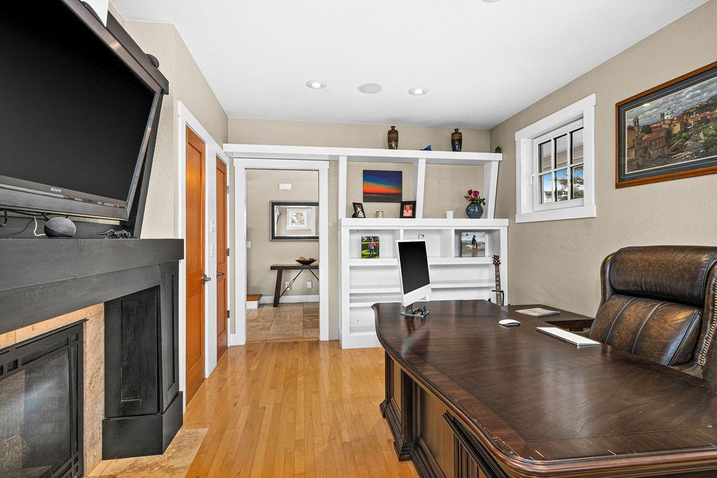 Duluth, Minnesota, 55804, United States, 5 Bedrooms Bedrooms, ,6 BathroomsBathrooms,Residential,Active,2014596