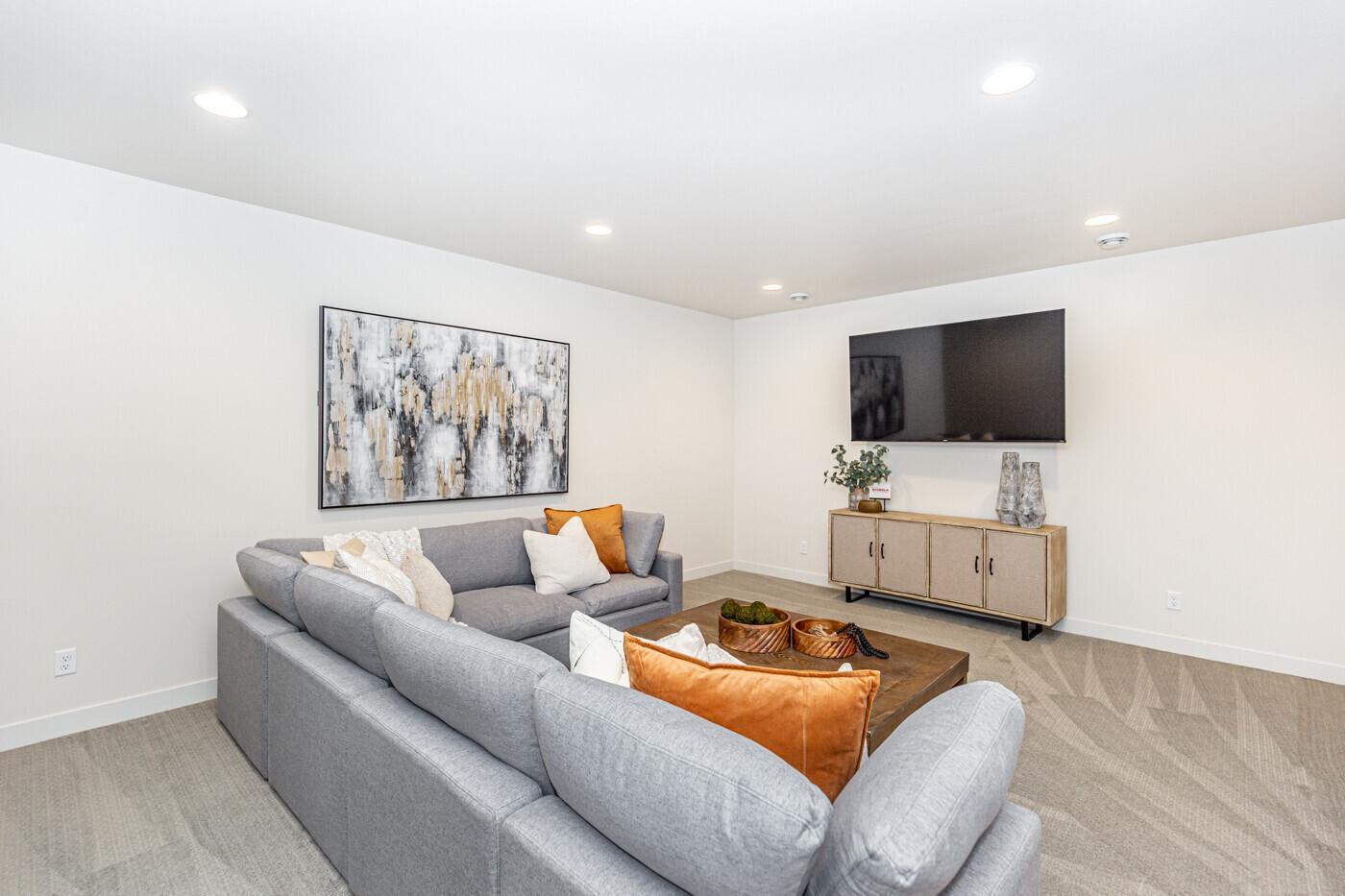 Fargo, North Dakota, 58104, United States, 6 Bedrooms Bedrooms, ,5 BathroomsBathrooms,Residential,Active,2010195