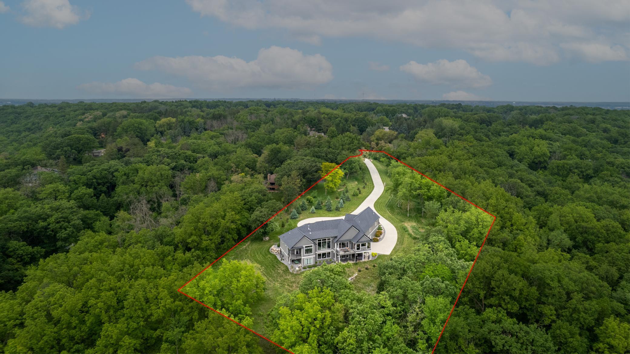 Rochester, Minnesota, 55902, United States, 4 Bedrooms Bedrooms, ,4 BathroomsBathrooms,Residential,Active,1853329