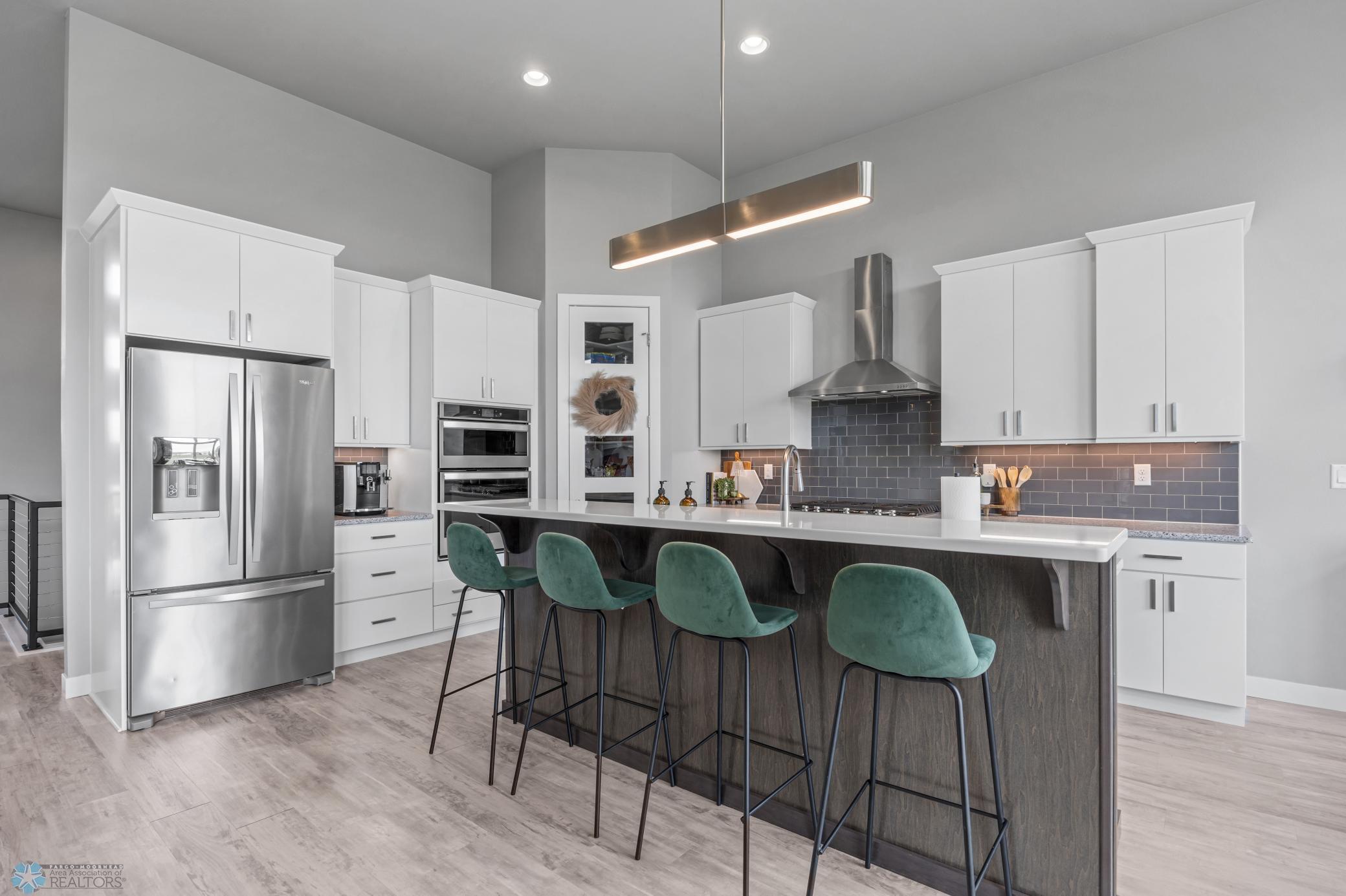 Oxbow, North Dakota, 58047, United States, 5 Bedrooms Bedrooms, ,3 BathroomsBathrooms,Residential,Active,1926894