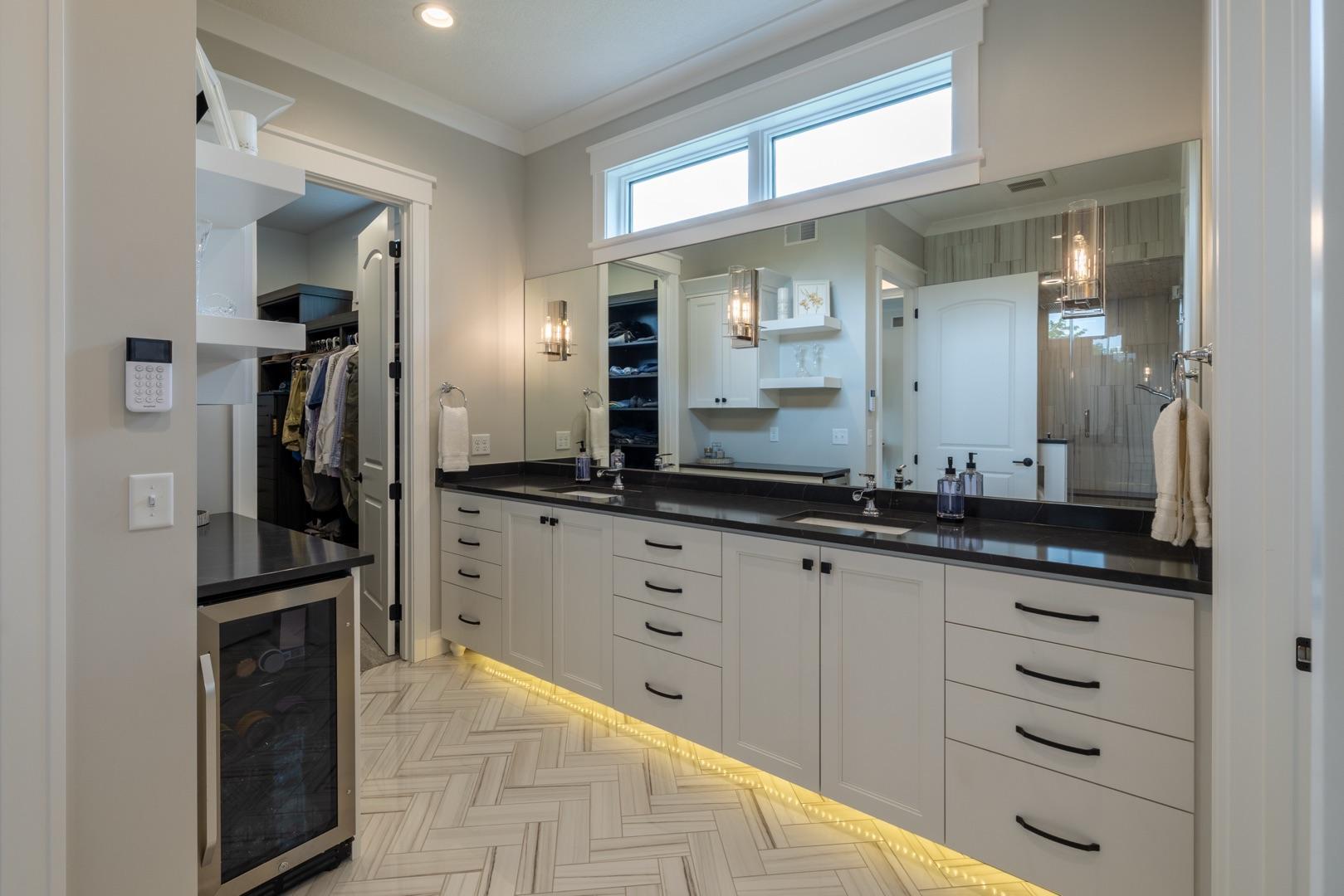 Rochester, Minnesota, 55902, United States, 4 Bedrooms Bedrooms, ,4 BathroomsBathrooms,Residential,Active,1853329