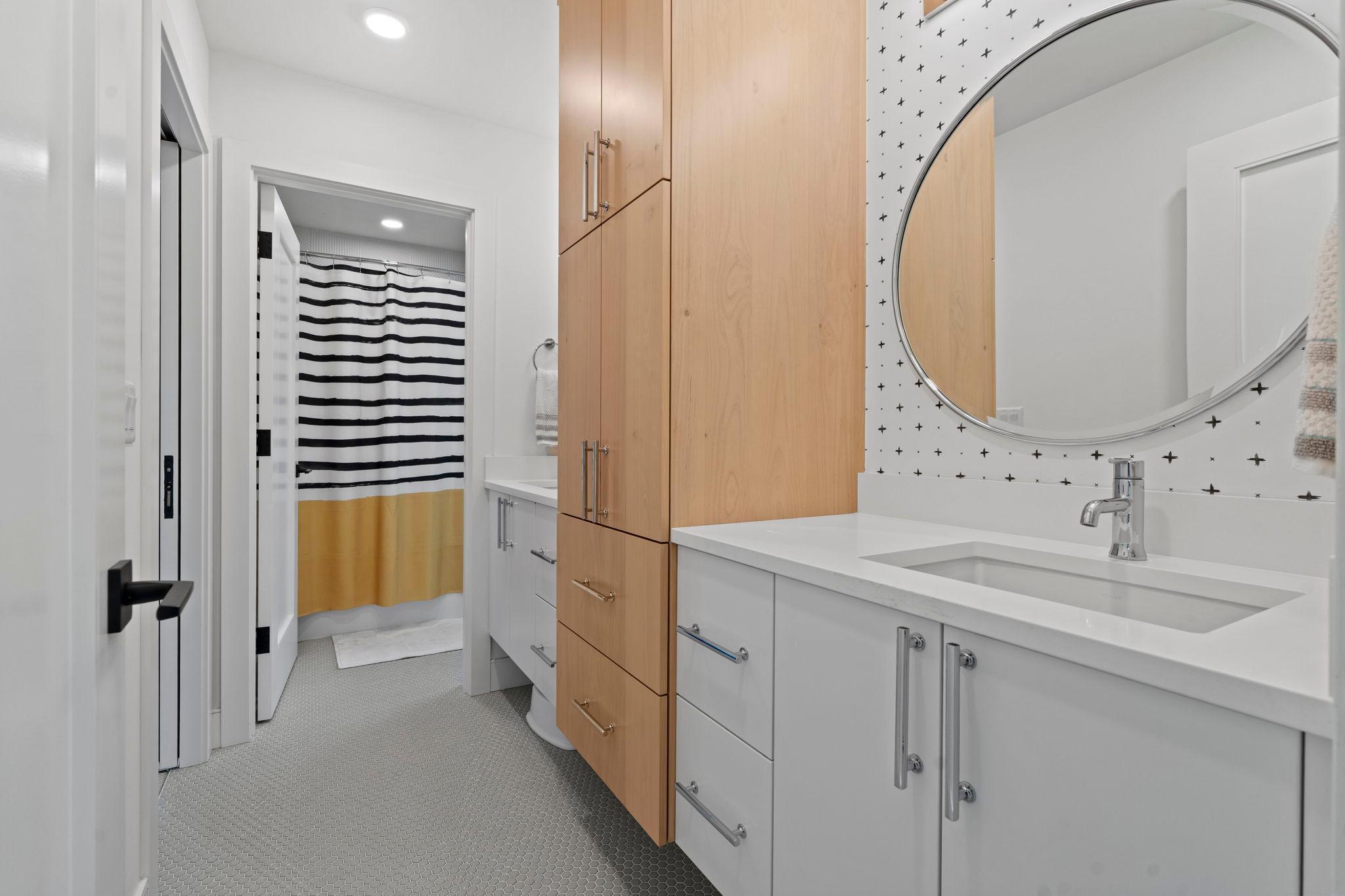 Shakopee, Minnesota, 55379, United States, 5 Bedrooms Bedrooms, ,5 BathroomsBathrooms,Residential,Active,1964254