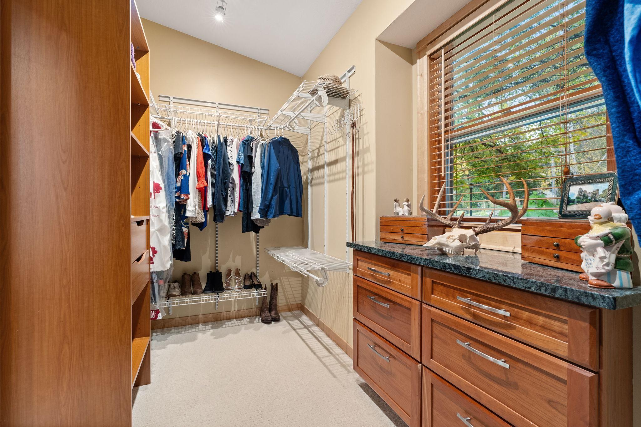 Arden Hills, Minnesota, 55112, United States, 4 Bedrooms Bedrooms, ,3 BathroomsBathrooms,Residential,Active,1973290