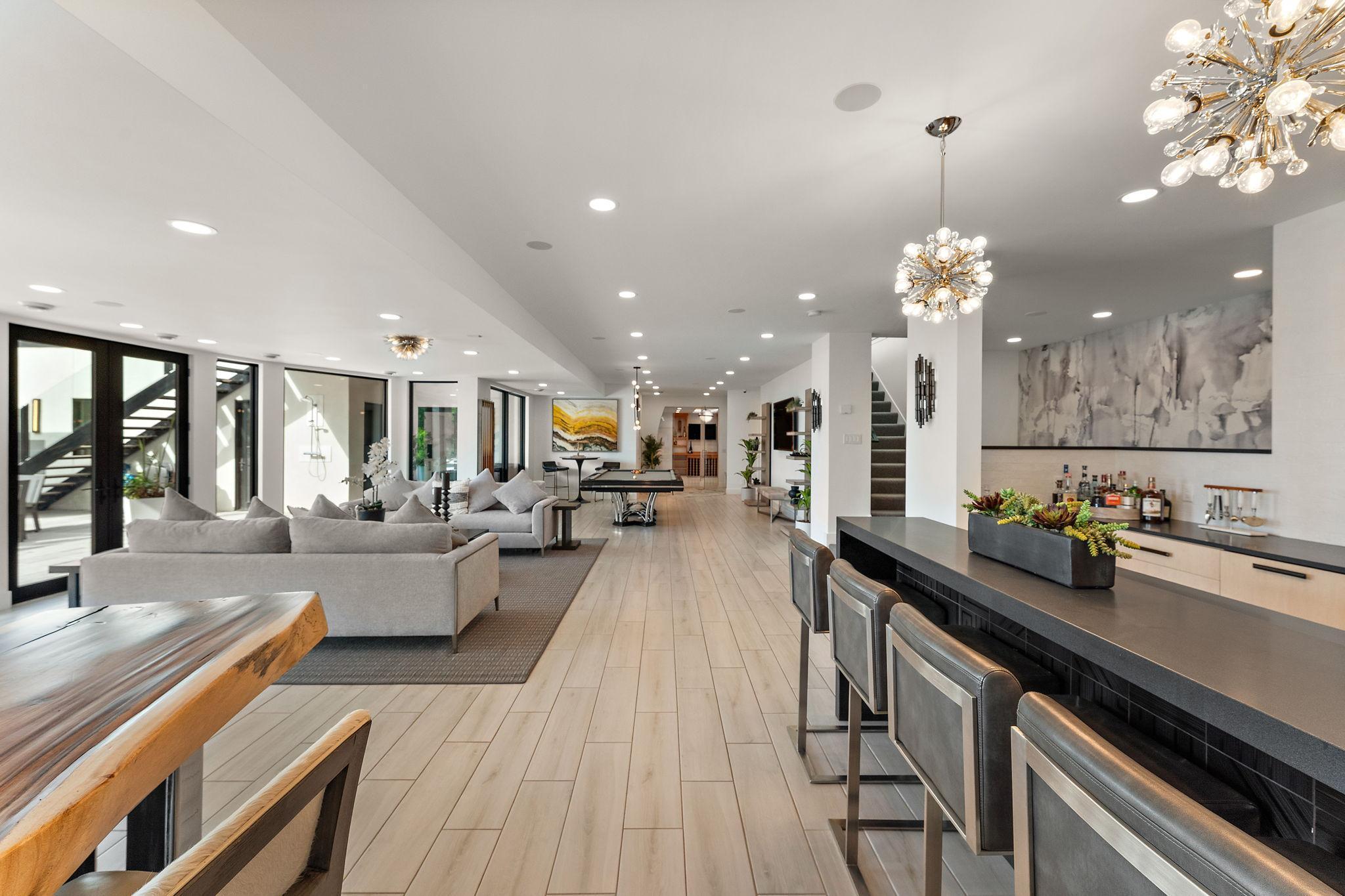 Wayzata, Minnesota, 55391, United States, 8 Bedrooms Bedrooms, ,11 BathroomsBathrooms,Residential,Active,1959932