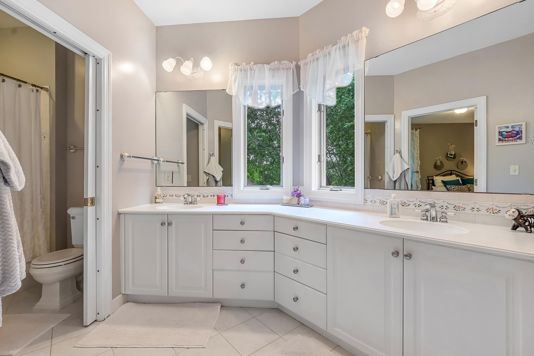 Stillwater, Minnesota, 55082, United States, 6 Bedrooms Bedrooms, ,5 BathroomsBathrooms,Residential,Active,2012206