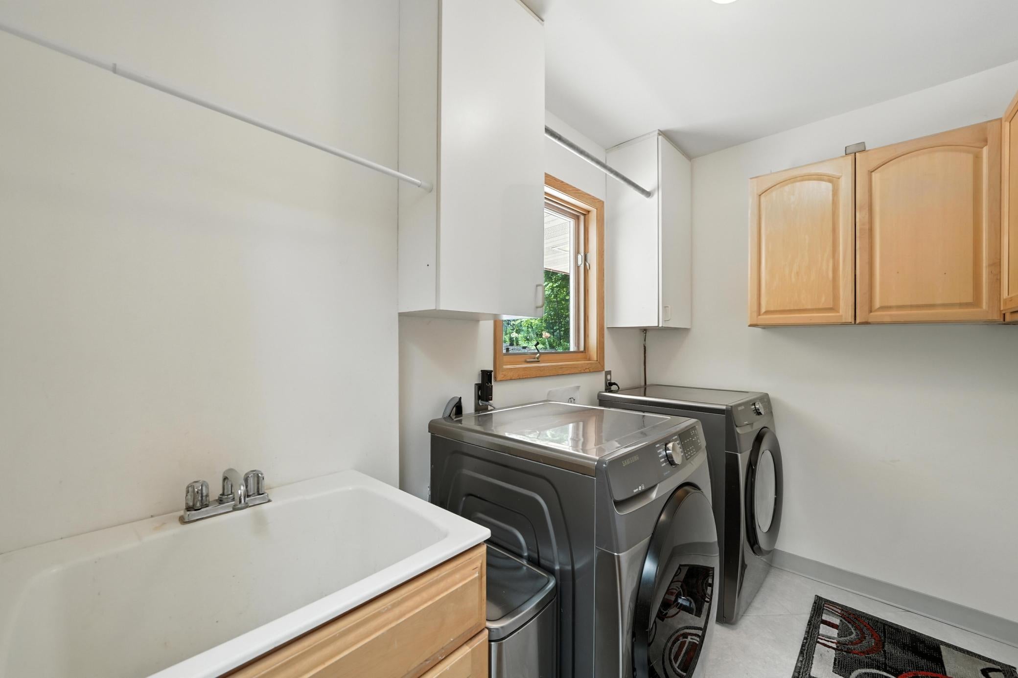 Orono, Minnesota, 55391, United States, 4 Bedrooms Bedrooms, ,3 BathroomsBathrooms,Residential,Active,1999170