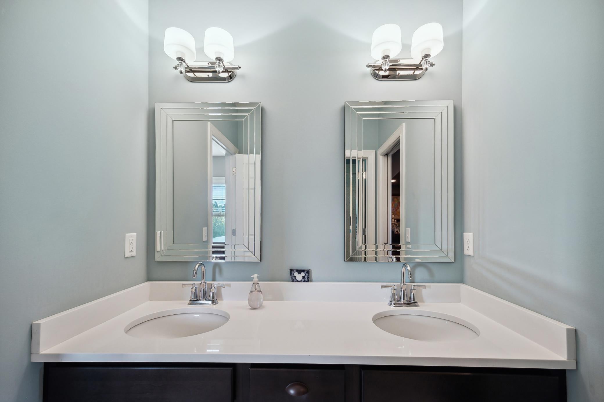 Eden Prairie, Minnesota, 55347, United States, 6 Bedrooms Bedrooms, ,7 BathroomsBathrooms,Residential,Active,1798012