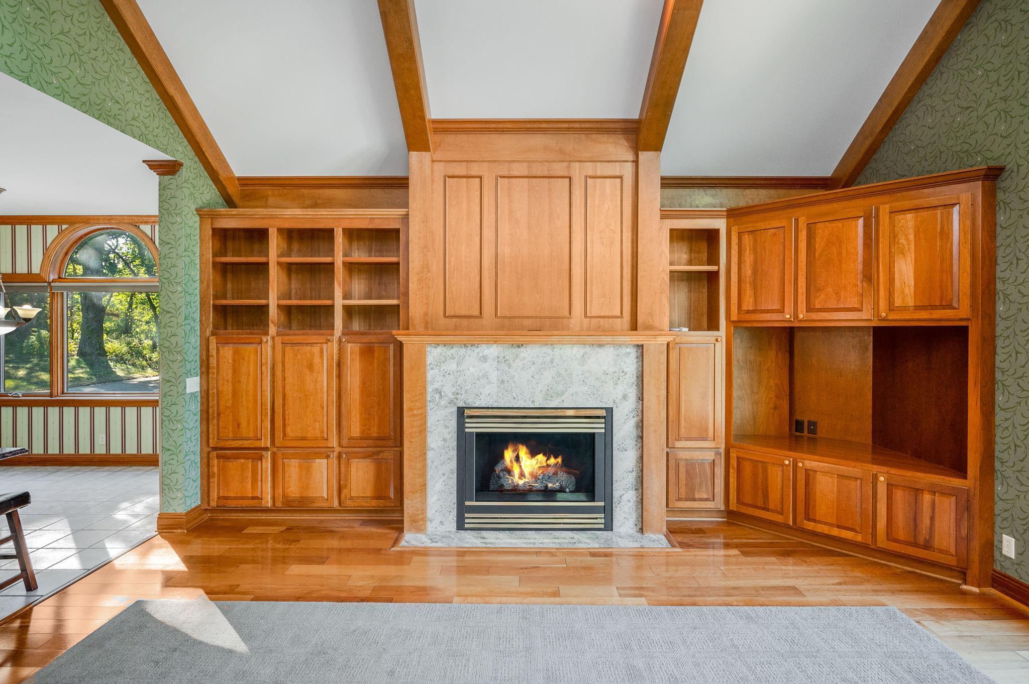 Fairmont, Minnesota, 56031, United States, 5 Bedrooms Bedrooms, ,6 BathroomsBathrooms,Residential,Active,1953012