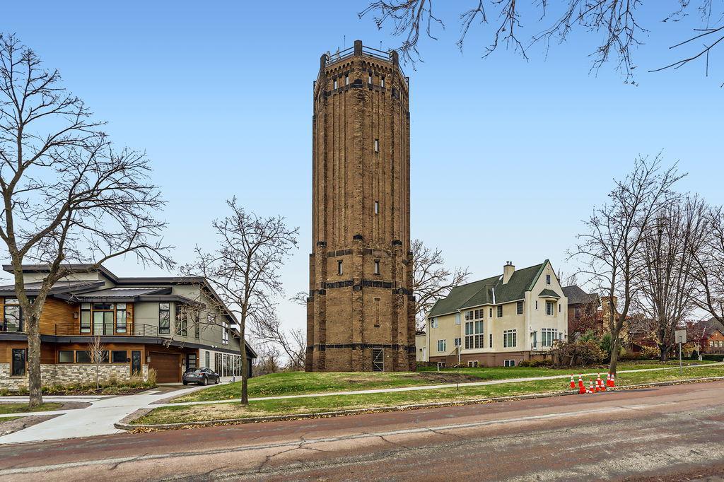 Minneapolis, Minnesota, 55405, United States, 3 Bedrooms Bedrooms, ,4 BathroomsBathrooms,Residential,Active,1769436