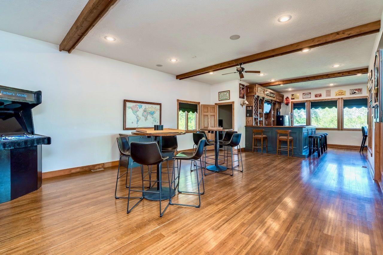 Elysian, Minnesota, 56028, United States, 6 Bedrooms Bedrooms, ,6 BathroomsBathrooms,Residential,Active,1831792