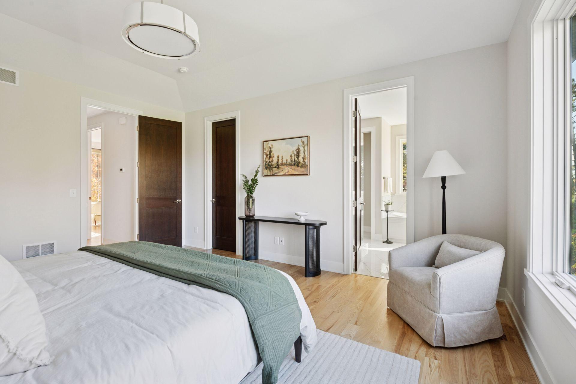 Saint Paul, Minnesota, 55118, United States, 4 Bedrooms Bedrooms, ,4 BathroomsBathrooms,Residential,Active,1973547