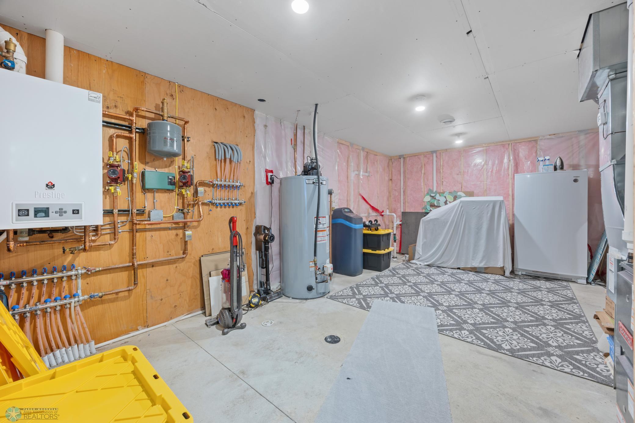 Oxbow, North Dakota, 58047, United States, 5 Bedrooms Bedrooms, ,3 BathroomsBathrooms,Residential,Active,1926894