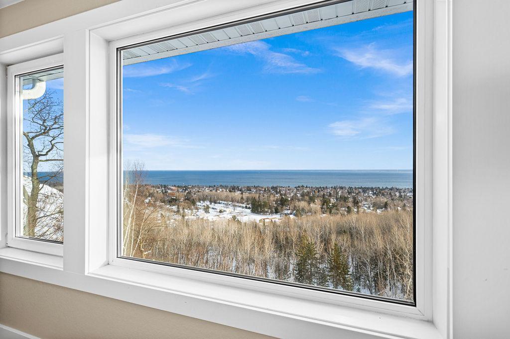 Duluth, Minnesota, 55804, United States, 5 Bedrooms Bedrooms, ,6 BathroomsBathrooms,Residential,Active,2014596