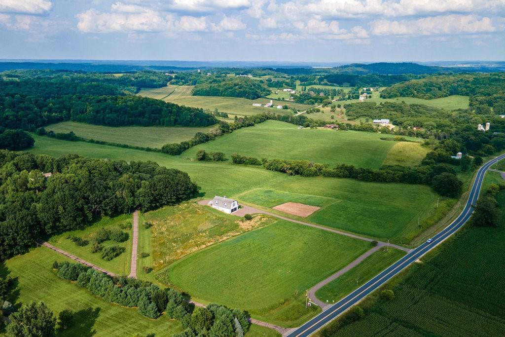 Menomonie, Wisconsin, 54751, United States, 2 Bedrooms Bedrooms, ,3 BathroomsBathrooms,Residential,Active,1993940