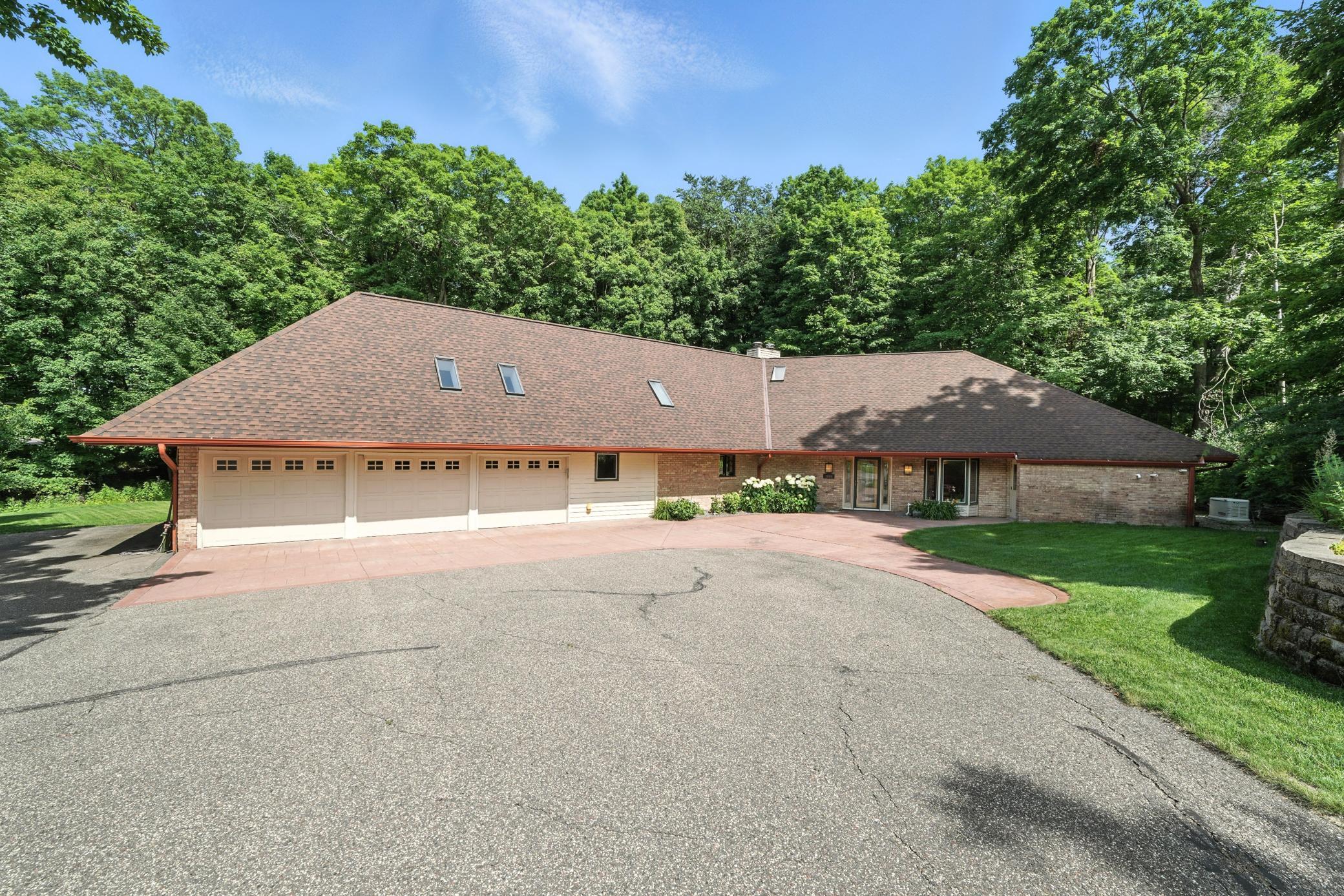 Orono, Minnesota, 55391, United States, 4 Bedrooms Bedrooms, ,3 BathroomsBathrooms,Residential,Active,1999170