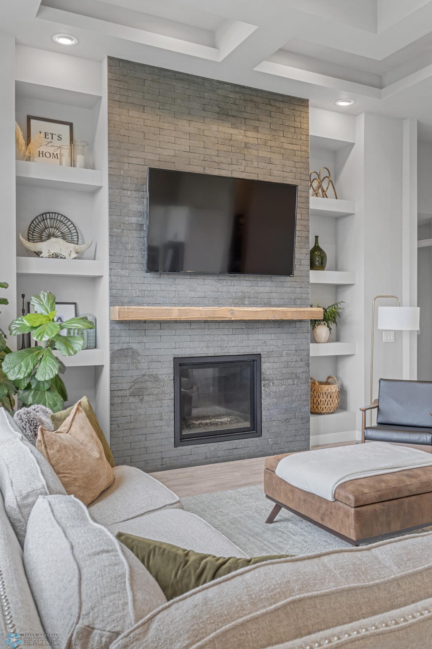 Oxbow, North Dakota, 58047, United States, 5 Bedrooms Bedrooms, ,3 BathroomsBathrooms,Residential,Active,1926894