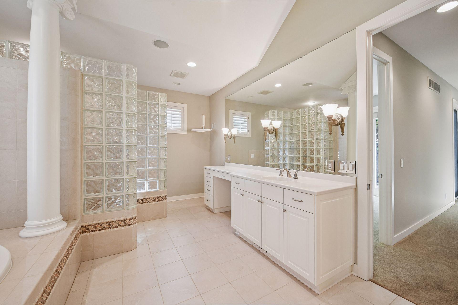 Minneapolis, Minnesota, 55439, United States, 5 Bedrooms Bedrooms, ,5 BathroomsBathrooms,Residential,Active,1944273