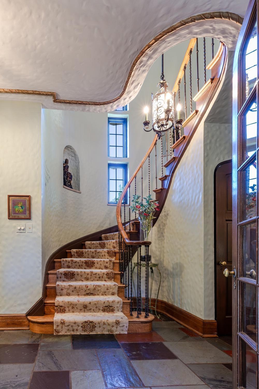 Winona, Minnesota, 55987, United States, 6 Bedrooms Bedrooms, ,6 BathroomsBathrooms,Residential,Active,1926925