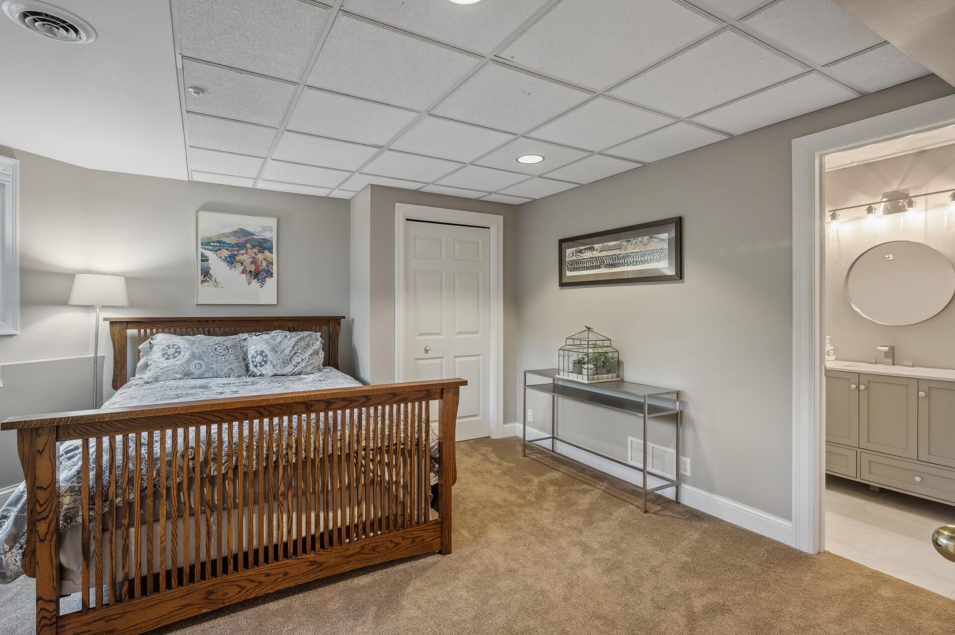 Minneapolis, Minnesota, 55401, United States, 4 Bedrooms Bedrooms, ,4 BathroomsBathrooms,Residential,Active,2003546