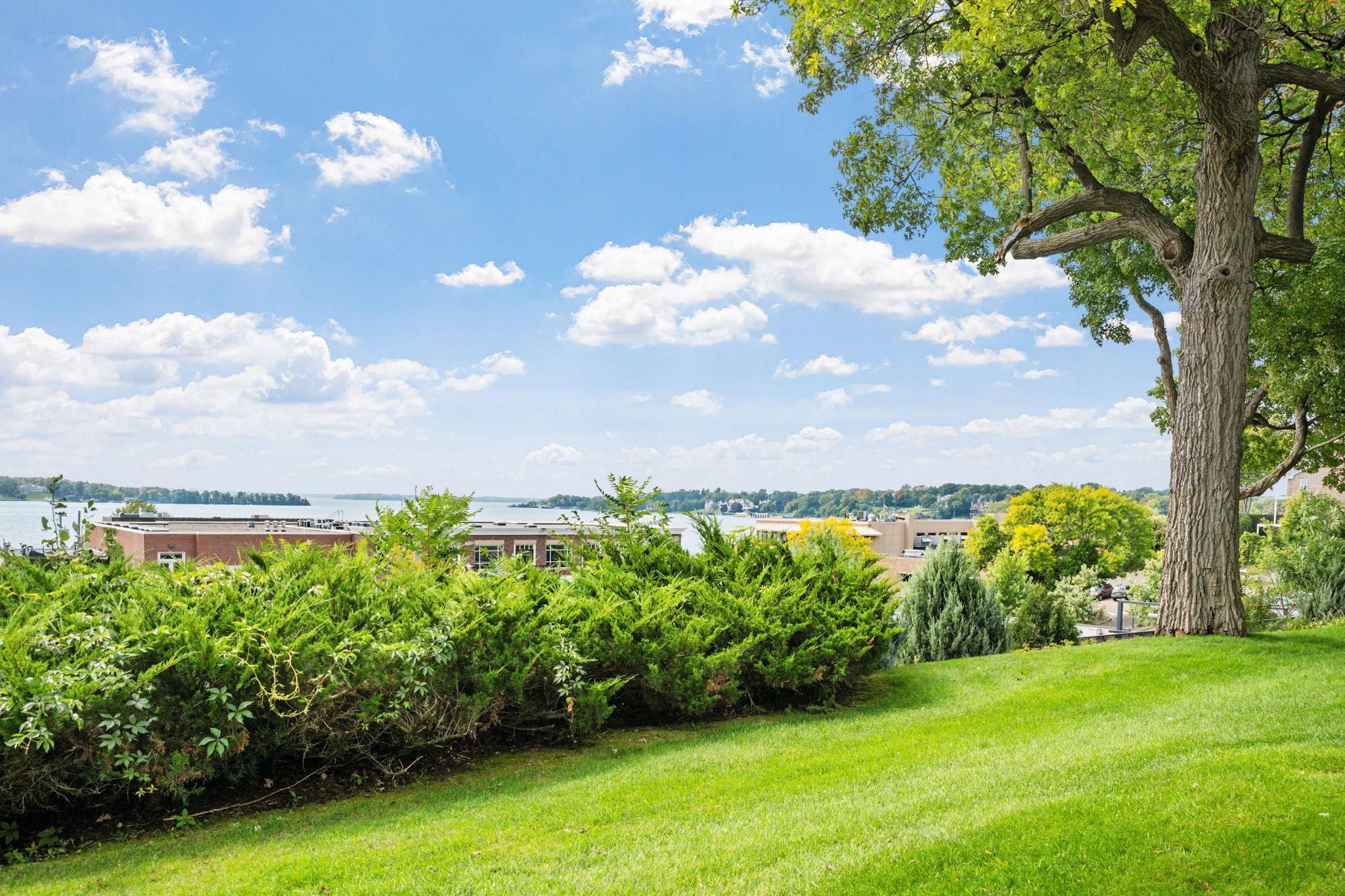 Wayzata, Minnesota, 55391, United States, 4 Bedrooms Bedrooms, ,3 BathroomsBathrooms,Residential,Active,1953718