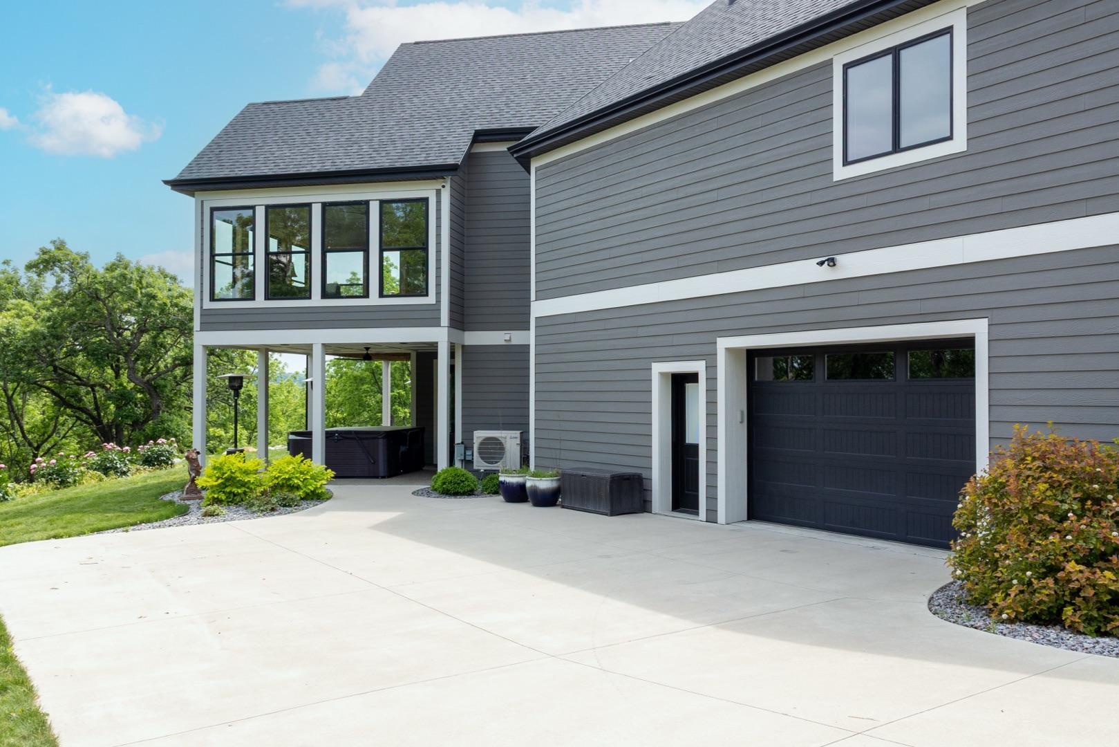 Rochester, Minnesota, 55902, United States, 4 Bedrooms Bedrooms, ,4 BathroomsBathrooms,Residential,Active,1853329