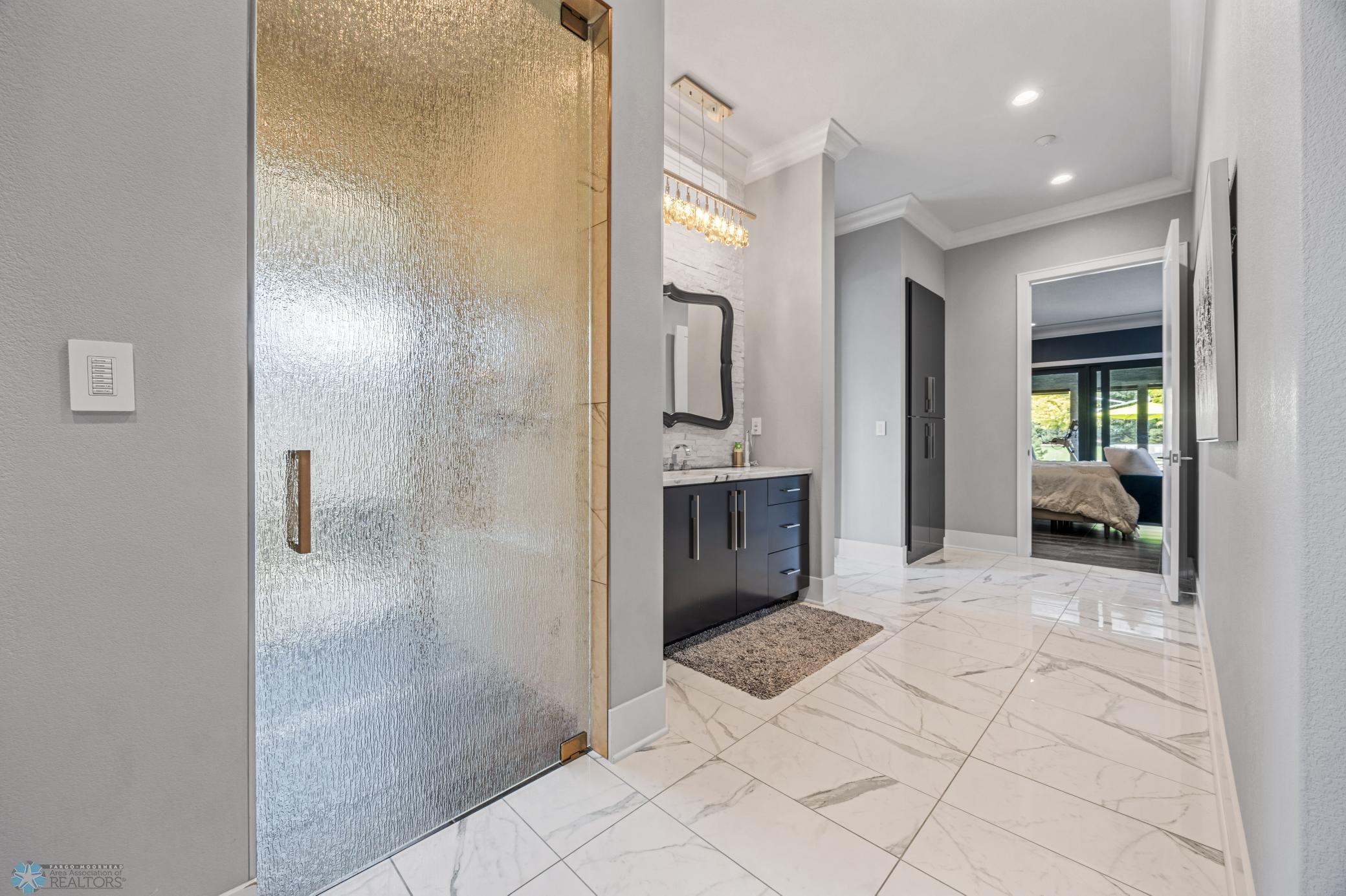 Fargo, North Dakota, 58104, United States, 5 Bedrooms Bedrooms, ,7 BathroomsBathrooms,Residential,Active,1941361