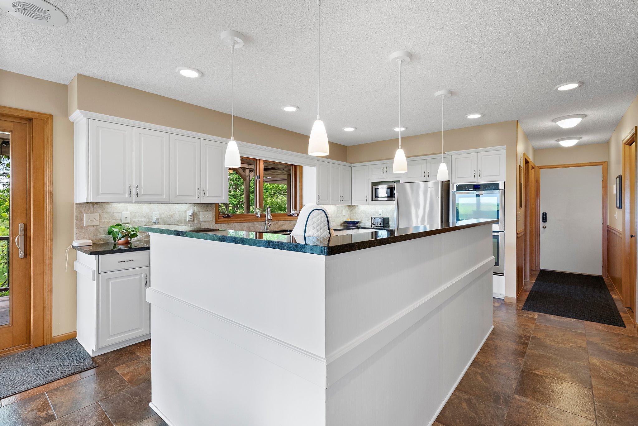 Northfield, Minnesota, 55057, United States, ,3 BathroomsBathrooms,Residential,Active,1843421