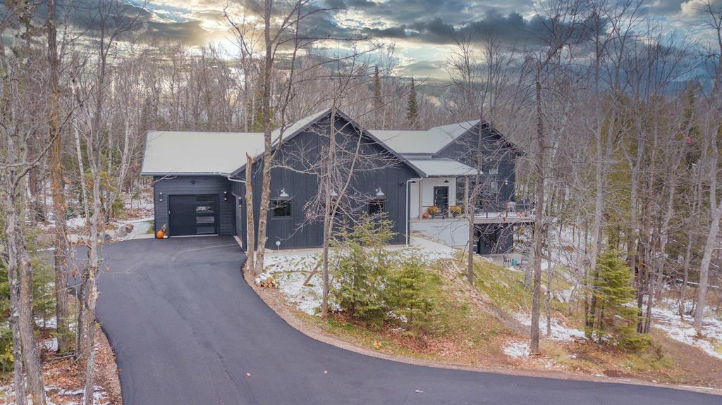 Duluth, Minnesota, 55811, United States, 3 Bedrooms Bedrooms, ,3 BathroomsBathrooms,Residential,Active,1963384