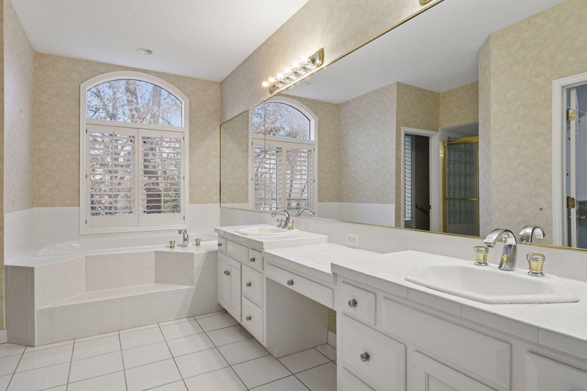 Excelsior, Minnesota, 55331, United States, 4 Bedrooms Bedrooms, ,4 BathroomsBathrooms,Residential,Active,1996287