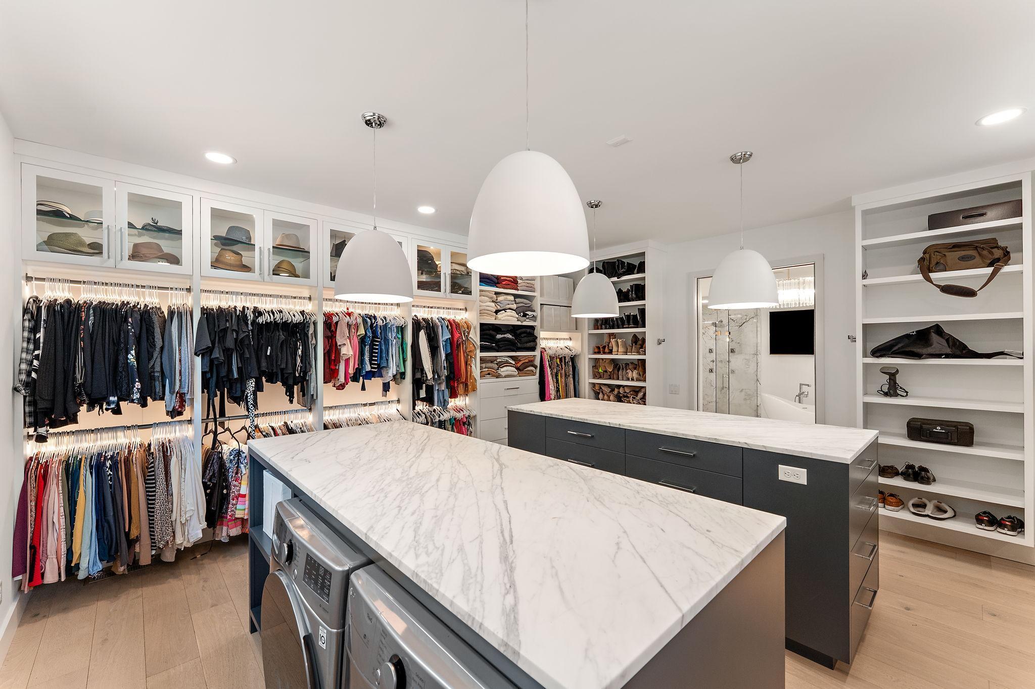 Wayzata, Minnesota, 55391, United States, 8 Bedrooms Bedrooms, ,11 BathroomsBathrooms,Residential,Active,1959932