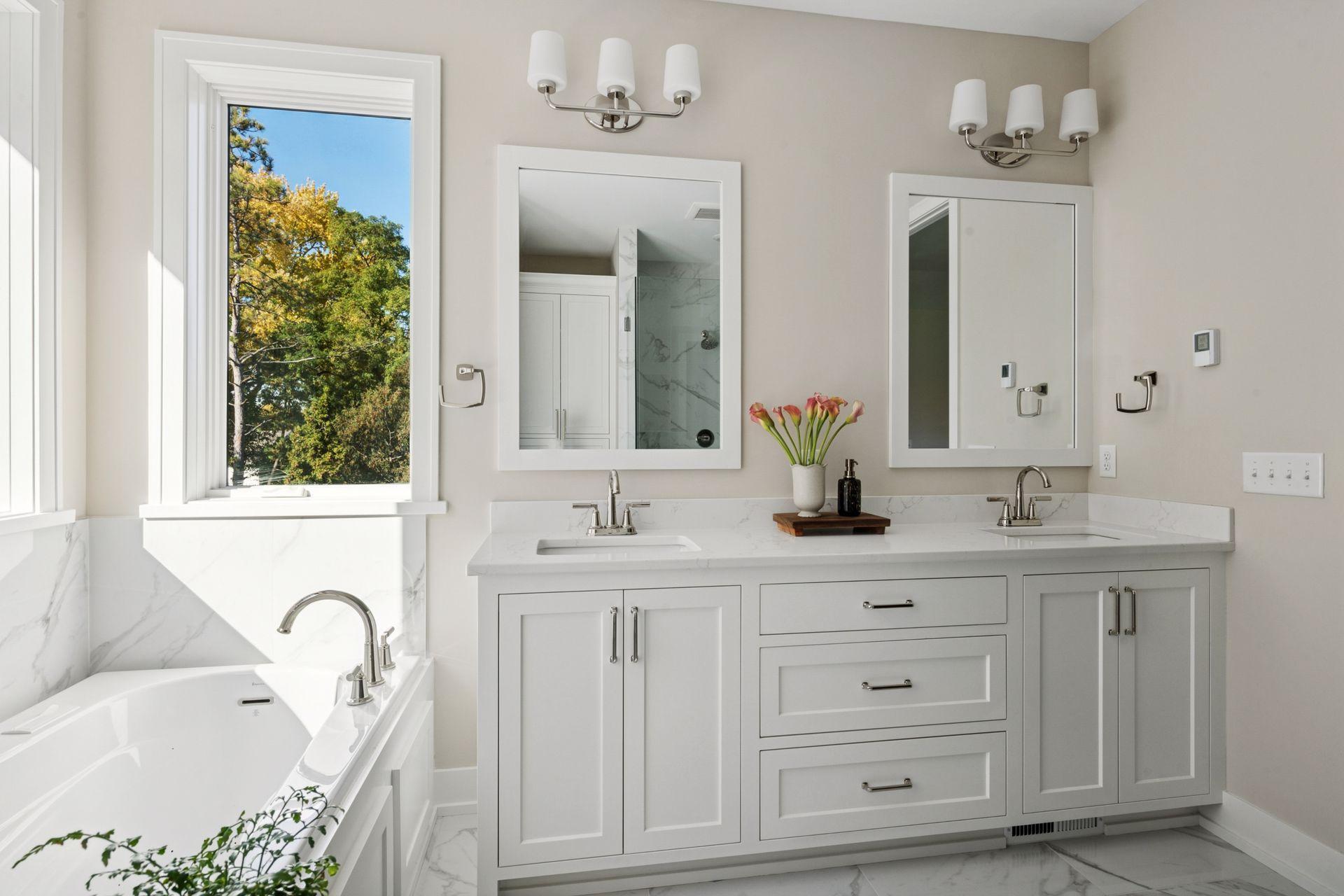 Saint Paul, Minnesota, 55118, United States, 4 Bedrooms Bedrooms, ,4 BathroomsBathrooms,Residential,Active,1973547