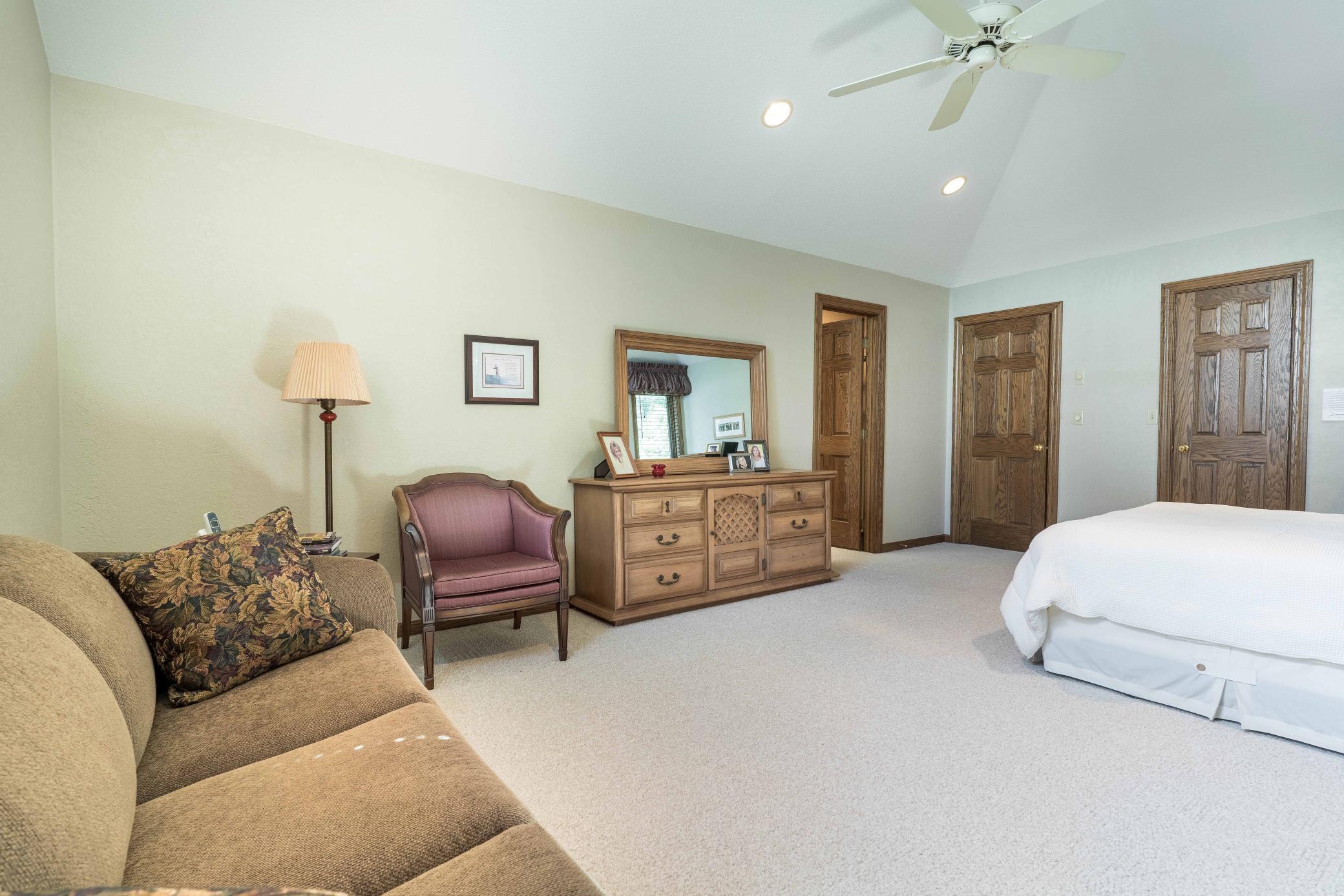 Alexandria, Minnesota, 56308, United States, 4 Bedrooms Bedrooms, ,6 BathroomsBathrooms,Residential,Active,1964256