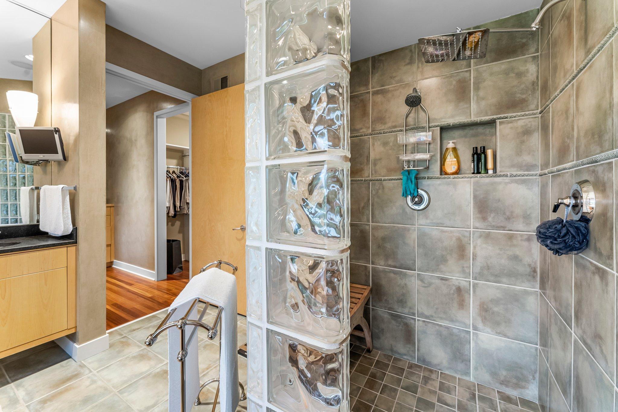 Eden Prairie, Minnesota, 55347, United States, ,4 BathroomsBathrooms,Residential,Active,1764072