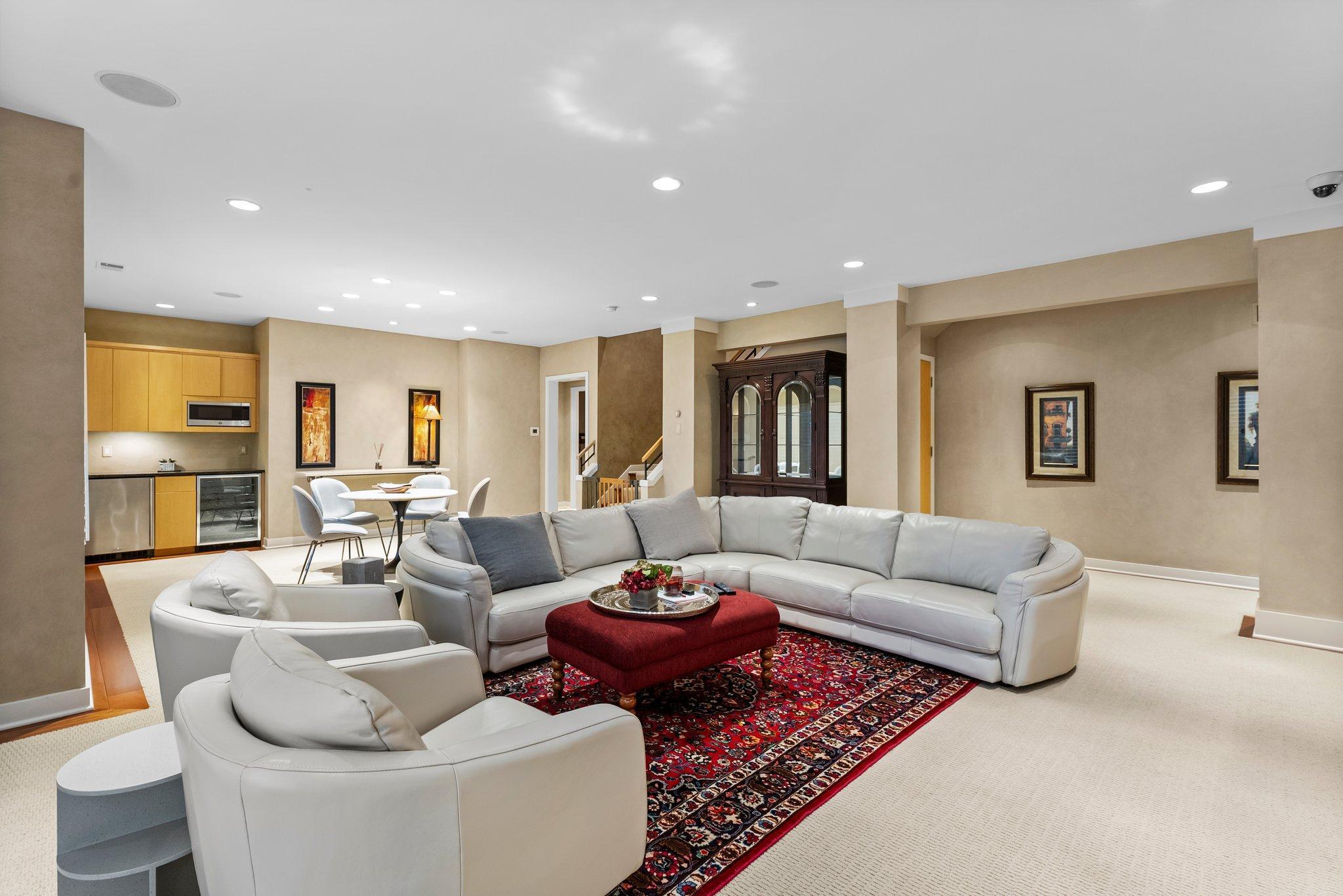 Eden Prairie, Minnesota, 55347, United States, ,4 BathroomsBathrooms,Residential,Active,1764072