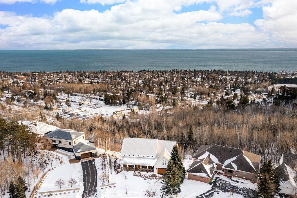 Duluth, Minnesota, 55804, United States, 5 Bedrooms Bedrooms, ,6 BathroomsBathrooms,Residential,Active,2014596