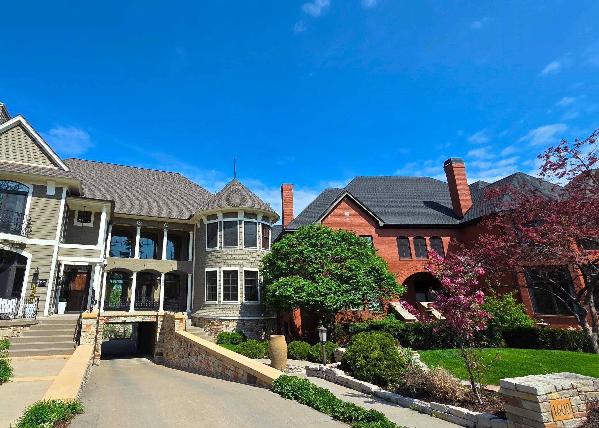 Minneapolis, Minnesota, 55405, United States, 3 Bedrooms Bedrooms, ,4 BathroomsBathrooms,Residential,Active,1769436