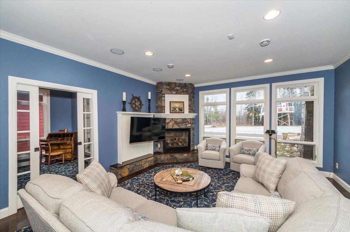 Duluth, Minnesota, 55804, United States, 3 Bedrooms Bedrooms, ,5 BathroomsBathrooms,Residential,Active,1992301