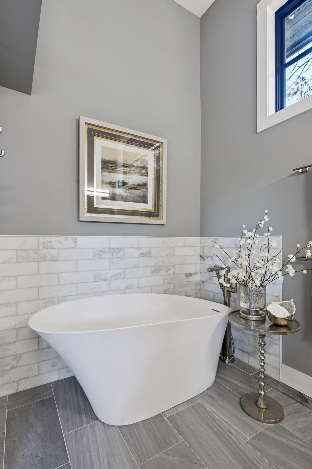 Minneapolis, Minnesota, 55439, United States, 5 Bedrooms Bedrooms, ,6 BathroomsBathrooms,Residential,Active,1987211