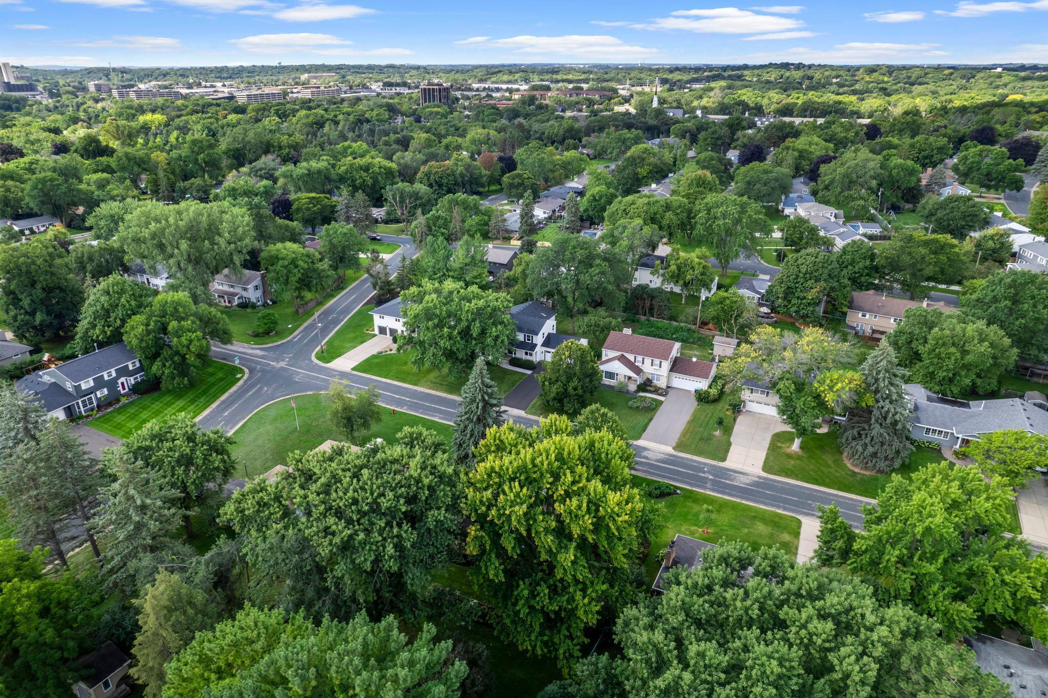 Minneapolis, Minnesota, 55435, United States, 5 Bedrooms Bedrooms, ,5 BathroomsBathrooms,Residential,Active,1944270