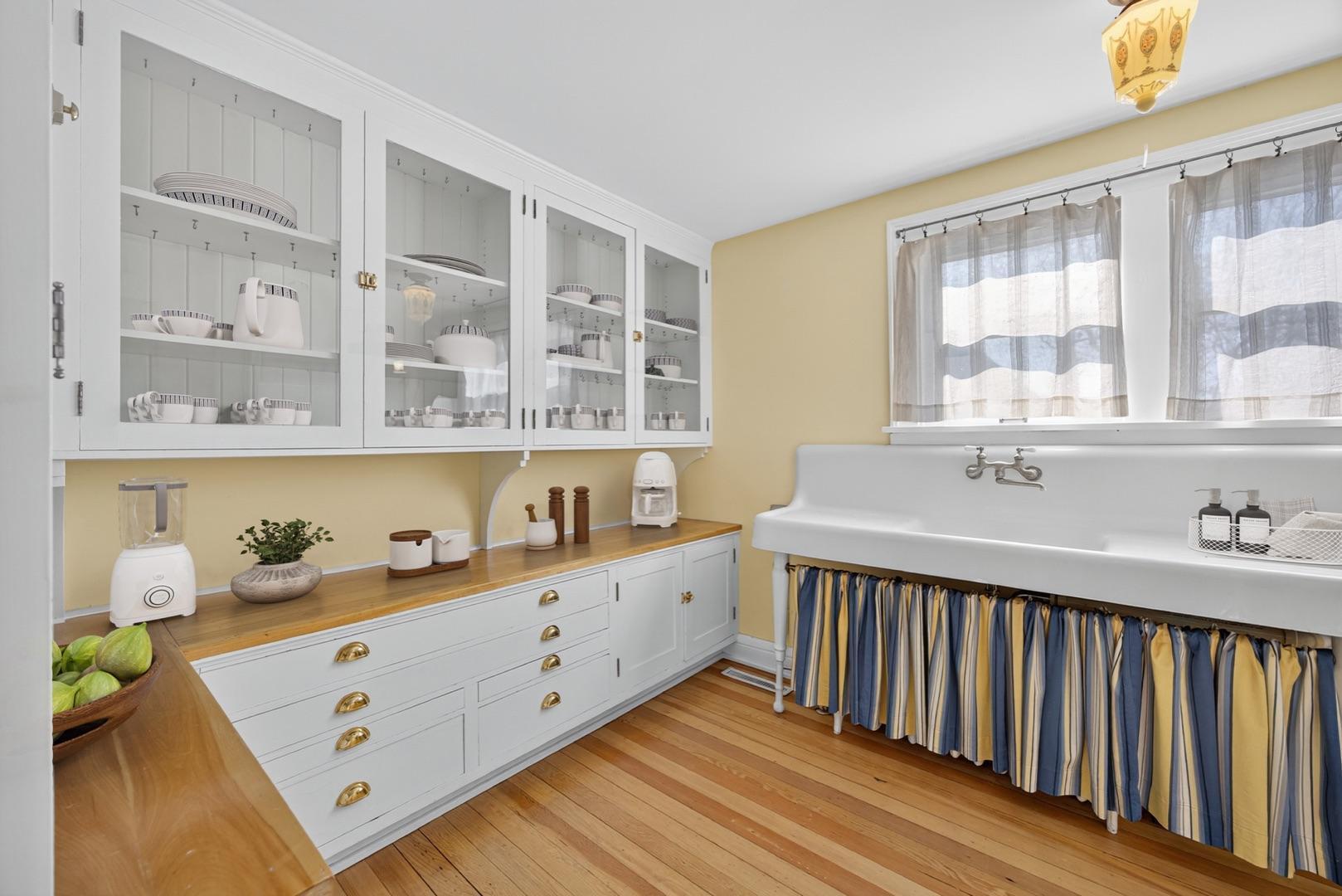 Rochester, Minnesota, 55902, United States, 7 Bedrooms Bedrooms, ,7 BathroomsBathrooms,Residential,Active,1973275