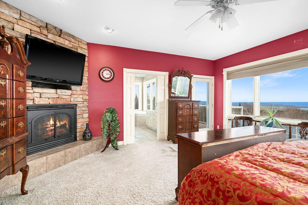 Two Harbors, Minnesota, 55616, United States, ,2 BathroomsBathrooms,Residential,Active,1849512